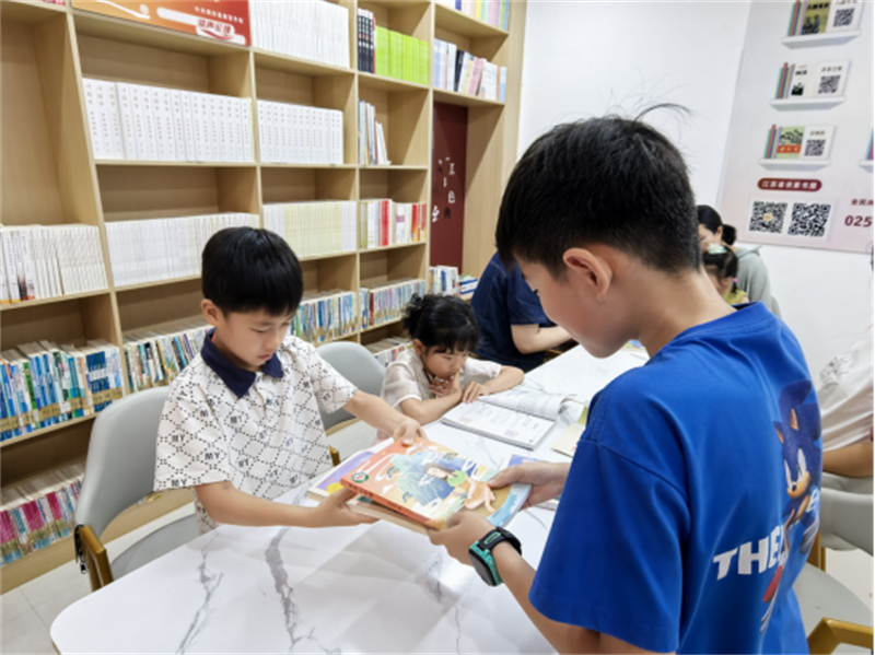 江苏泗洪临淮镇开展“七彩夏日书香伴 文明实践助成长”主题活动359.jpg
